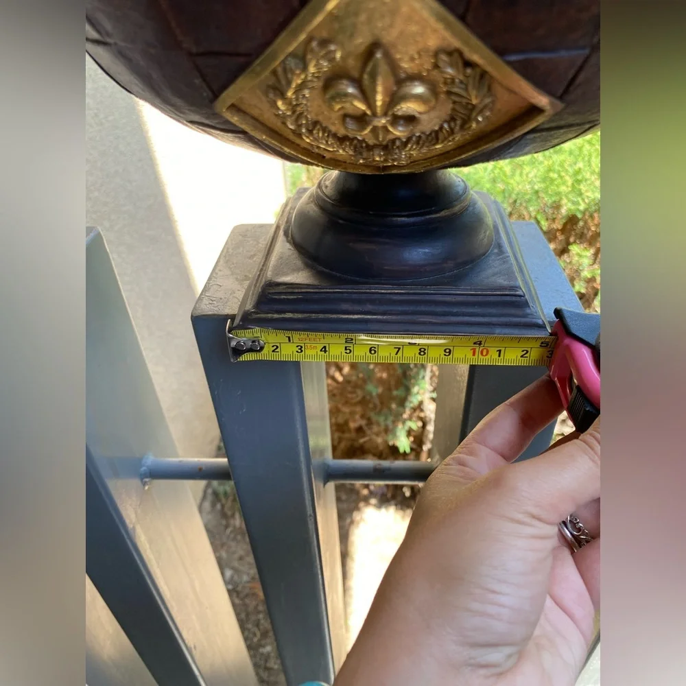 Decorative Fleur-de-Lis